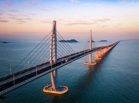 創(chuàng)世界之最！2.5個(gè)金字塔+2200萬方砂石用量，港珠澳大橋通過驗(yàn)收